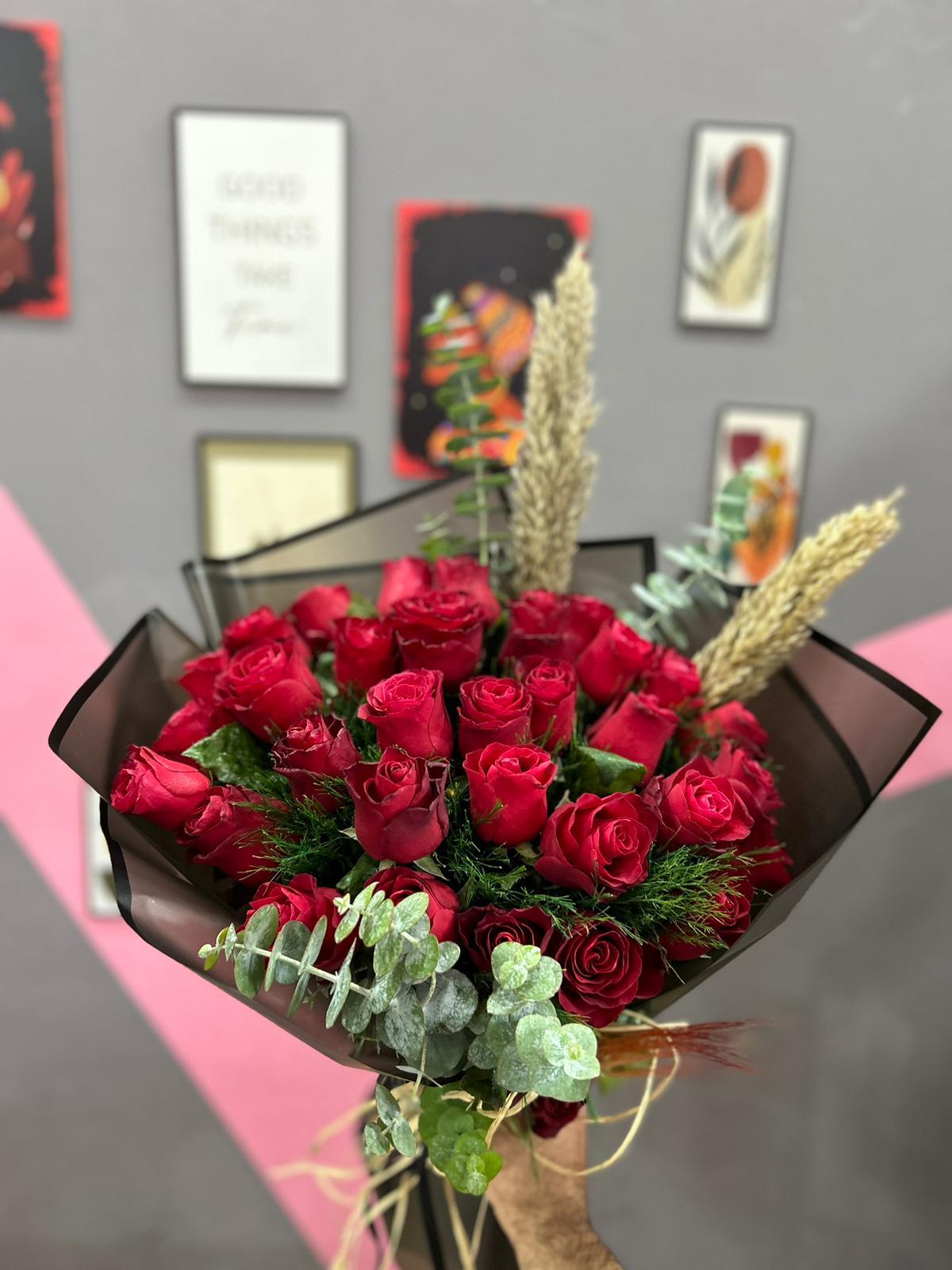 33-adet-gul-buketi-snt01