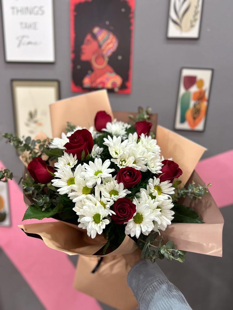 papapatya-ve-7-gul-buketi-snt60