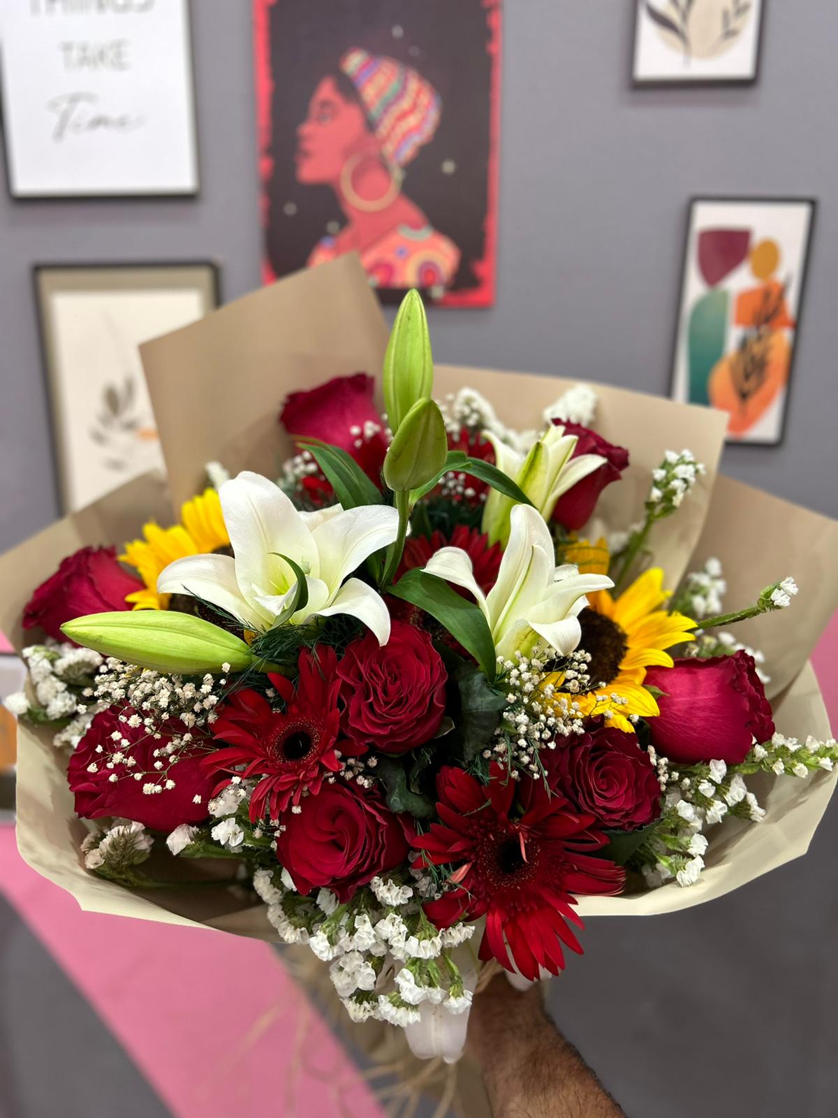 karisik-gul-lilyum-buketi-snt29