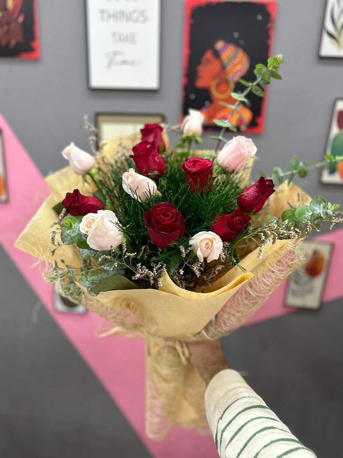 karisik-gul-buketi-snt08