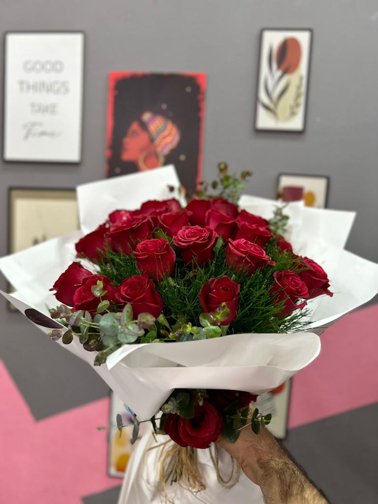 30-adet-kirmizi-gul-buketi-snt51