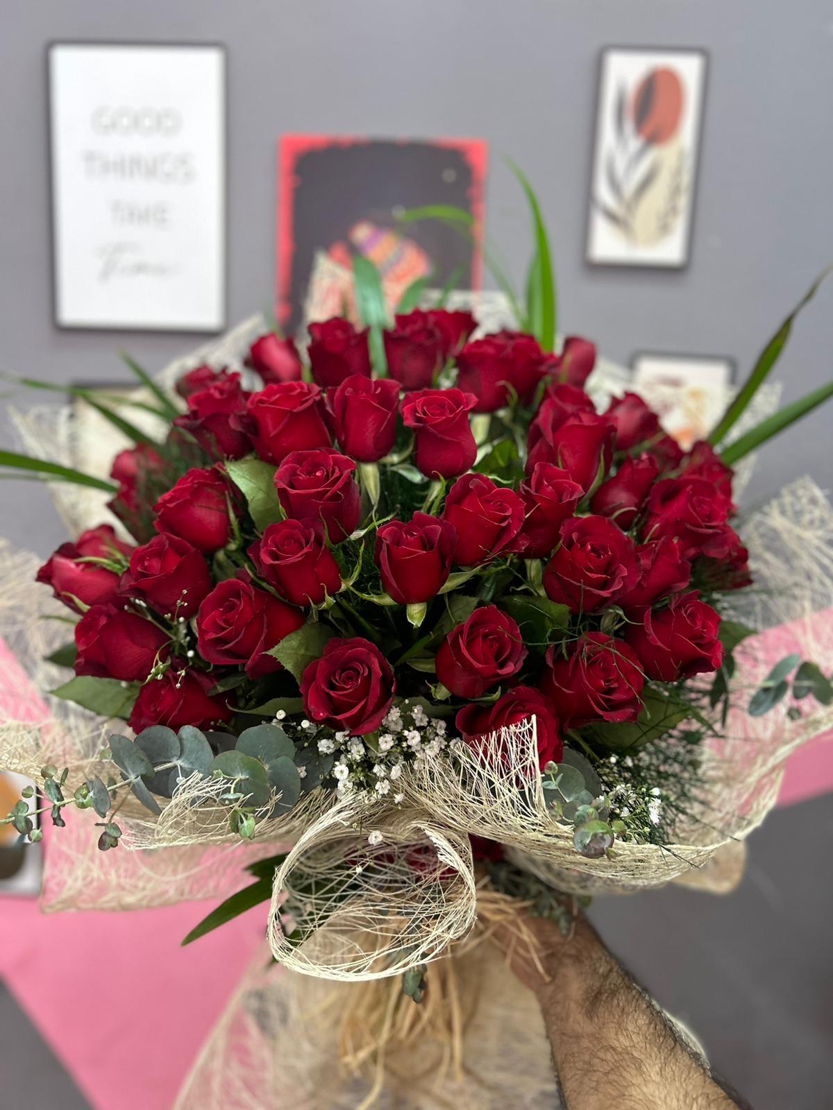 51-adet-kirmizi-gul-buketi-snt19